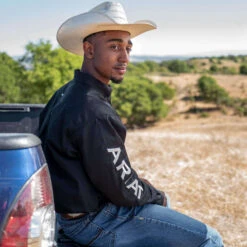 ARIAT Men's Team Logo Twill Classic Fit Shirt 10017497 -Western Fashion Shoes 10017497 lifestyle