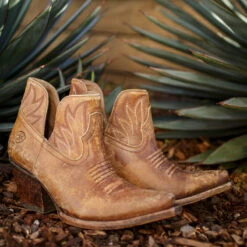 ARIAT Women's Hazel Western Boot 10040395 -Western Fashion Shoes 10040395 lifestyle